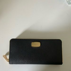 Women’s Michael kors wallet